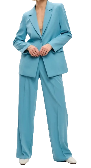 Бирюзовый костюм