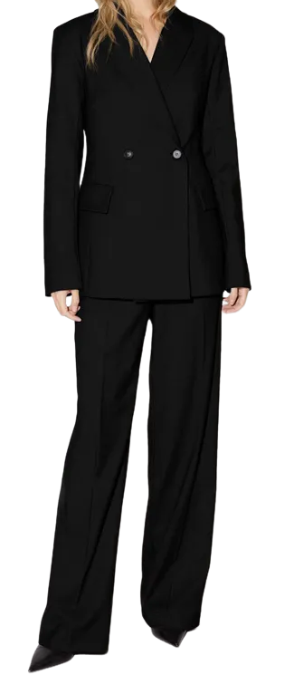 Черный костюм